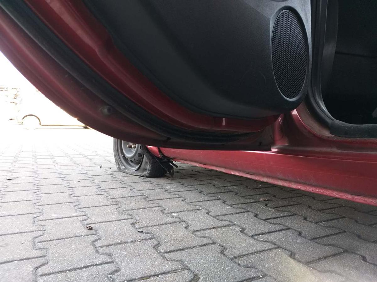 Hyundai I20 PB original Tür hinten links Berry Red 1F Rohbau Bj.2009